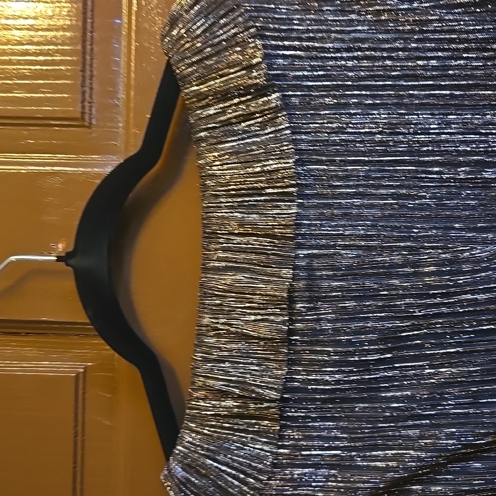 Connected-Shimmery sleeveless fitted layered gold/blk dress Sz 8 NWT. - Picture 7 of 12
